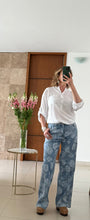 Cargar imagen en el visor de la galería, Camisa Blanca con Lentejuelas