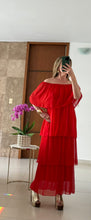 Cargar imagen en el visor de la galería, Vestido Rojo con Capas y Escote Off Shoulder
