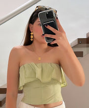 Cargar imagen en el visor de la galería, Top strapless verde pistache, vista de detalle