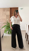 Cargar imagen en el visor de la galería, Pantalón de vestir de pierna ancha, vista de detalle