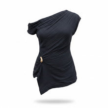 Cargar imagen en el visor de la galería, Blusa asimétrica azul marino con broche lateral para mujer