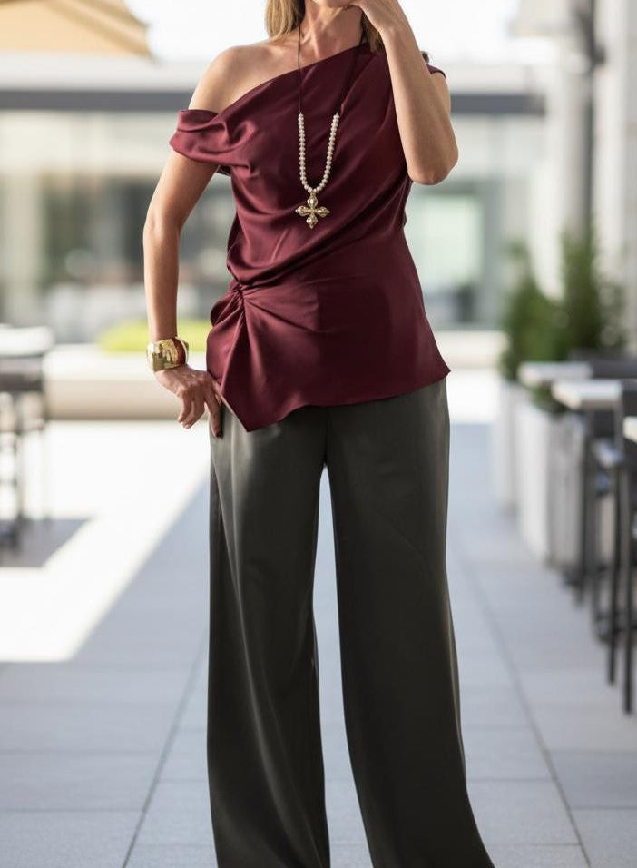 Blusa Satinada Vino Asimétrica de Un Hombro para mujer
