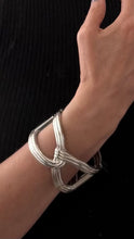 Cargar imagen en el visor de la galería, Brazalete Fiocco
