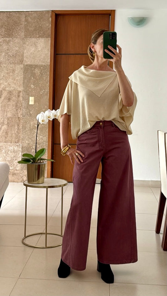 Blusa Beige de Cuello Asimétrico