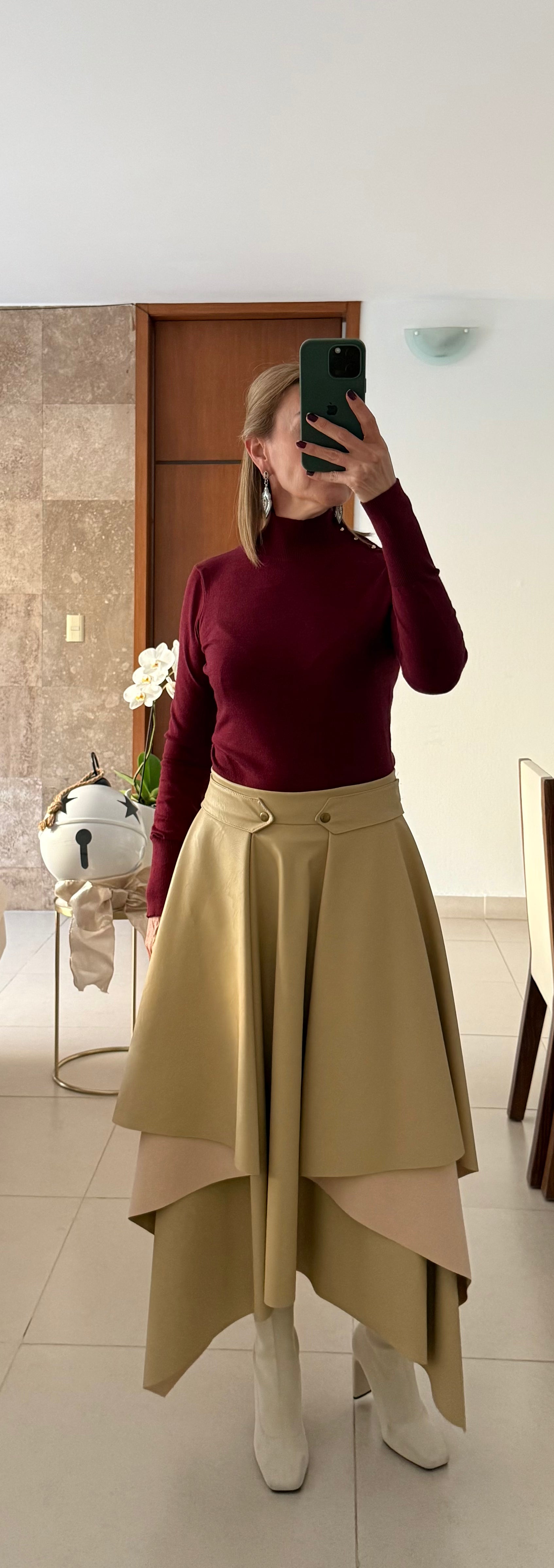 Falda Midi Asimétrica en Capas, vista de detalle
