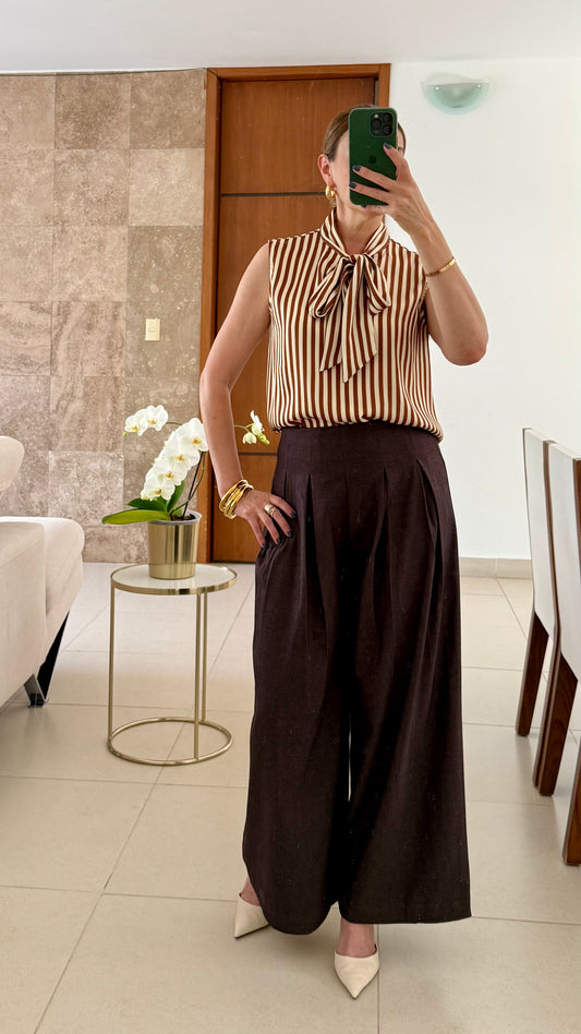Blusa a rayas con lazo al cuello, vista de detalle