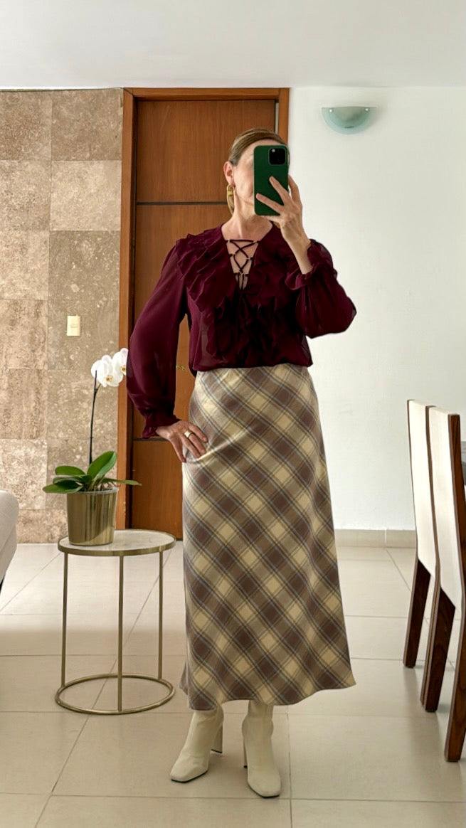 Blusa Vino Con Cordones y Volantes