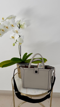 Cargar imagen en el visor de la galería, Bolsa Gris Estructurada Rectangular
