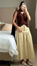Cargar imagen en el visor de la galería, Blusa Chocolate con Listón en Hombro
