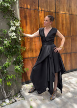 Cargar imagen en el visor de la galería, Vestido Bolonia
