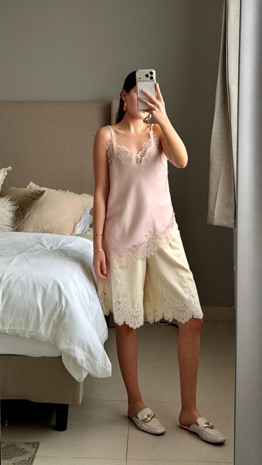 Bermuda crema de pierna ancha con encaje para mujer