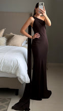 Cargar imagen en el visor de la galería, Vestido Chocolate One Shoulder
