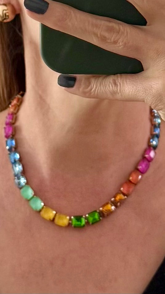 Collar Multicolor Corto con Cristales, vista de detalle
