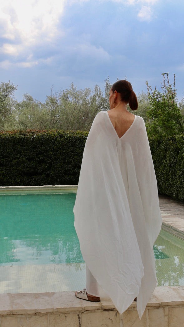 Set de blusa de manga capa y pantalón, vista de detalle