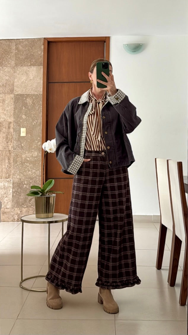 Pantalón Café a Cuadros con Olán