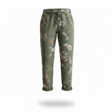 Cargar imagen en el visor de la galería, Jogger verde olivo con estampado floral para mujer
