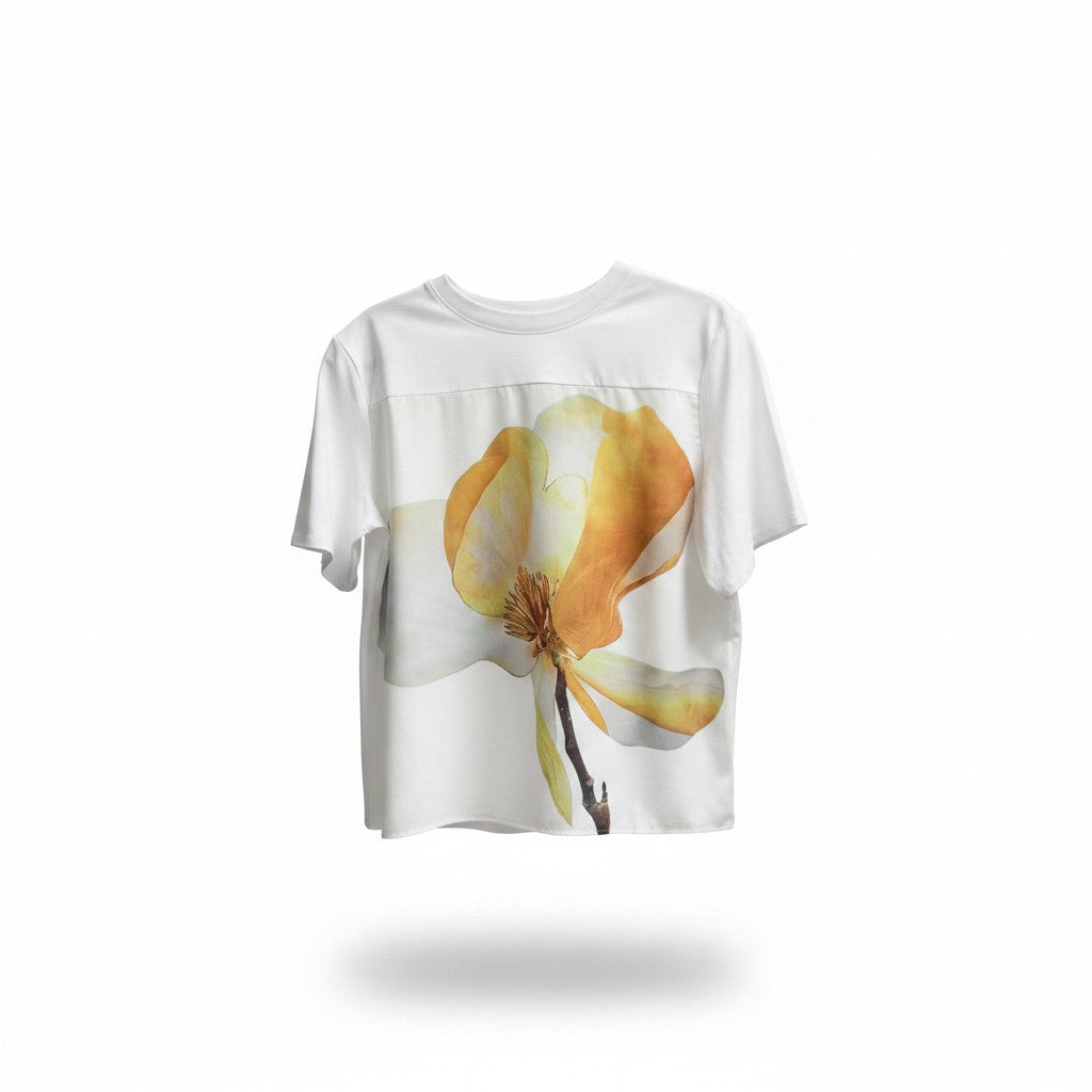 Blusa Blanca con Estampado de Flor Mostaza