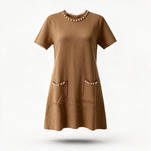Vestido Camel Corto con Perlas y Deshilado
